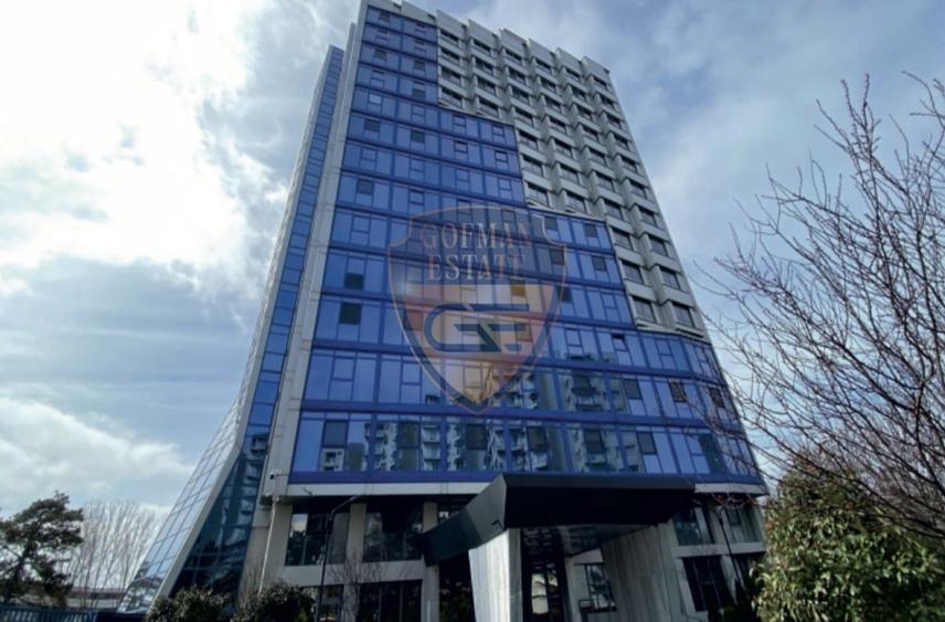 Apartament cu 2 camere semidecomandat, mobilat în Olimp