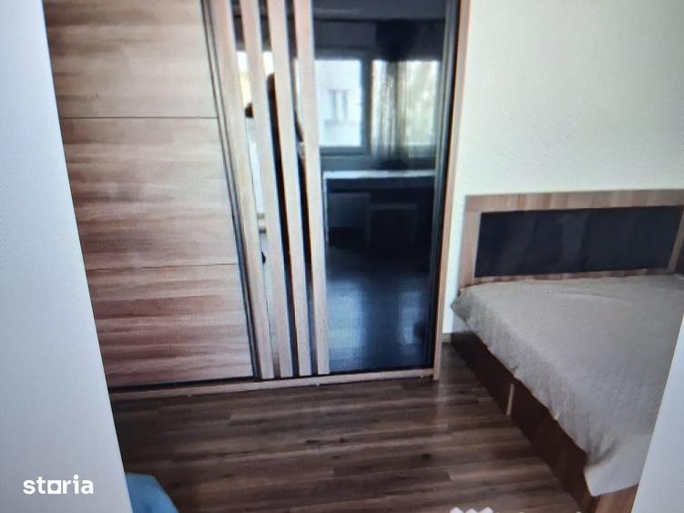 Garsonieră decomandată în Decebal