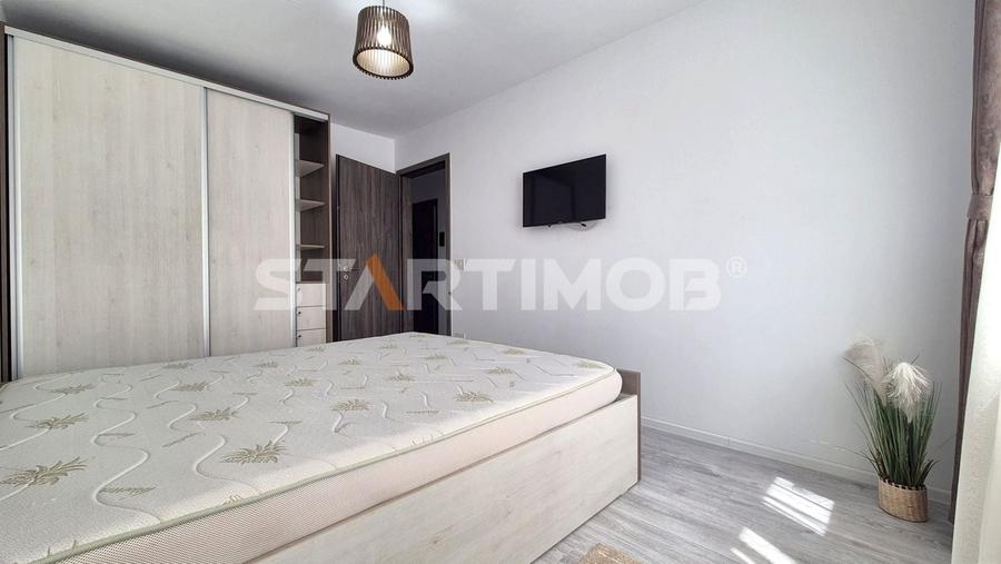 Apartament cu 2 camere decomandat, mobilat în Tractorul