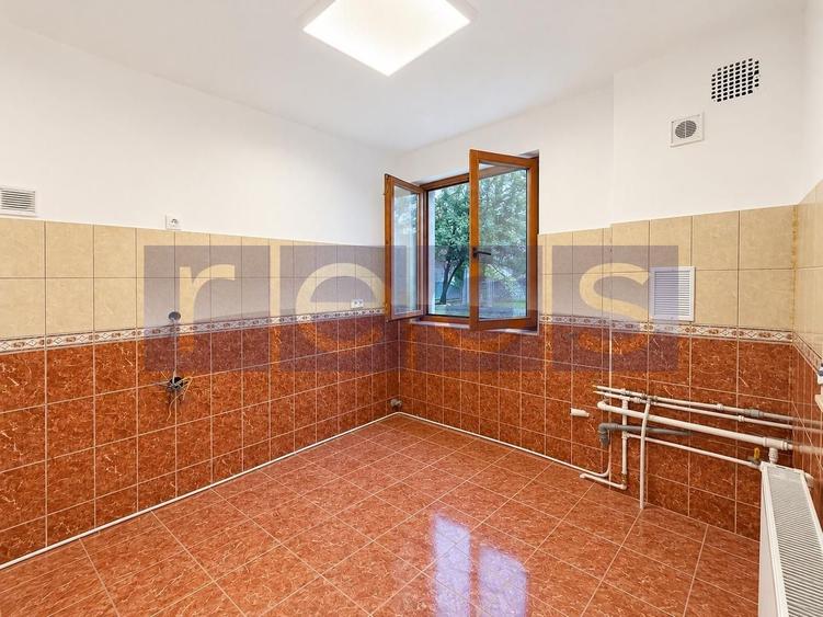 Apartament cu 4 camere în Aviatorilor