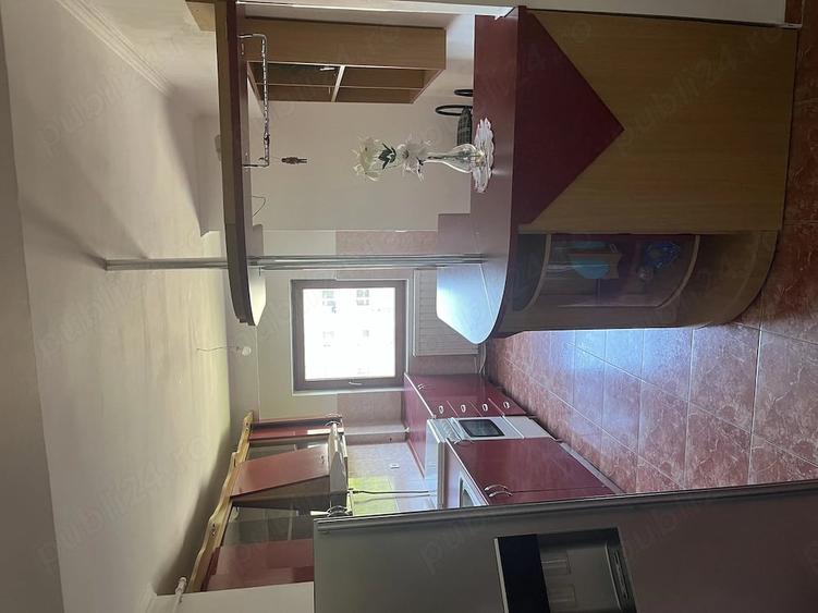 Apartament cu 3 camere decomandat în Republicii