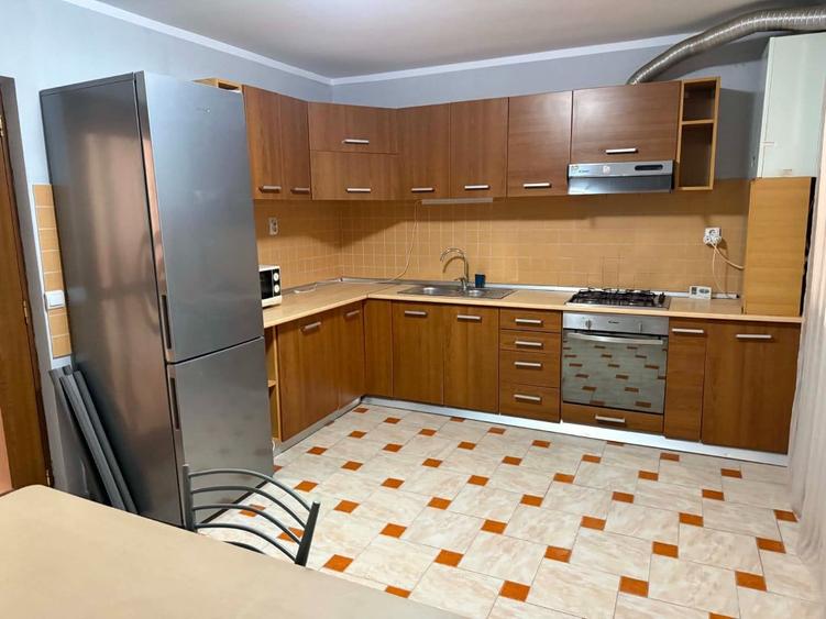 Casă cu 4 camere cu Teren 80 Mp în Andrei Mureșanu