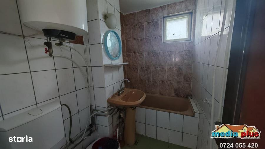 Apartament cu 3 camere decomandat în Micro 19