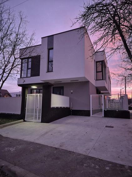 Casă cu 7 camere cu Teren 200 Mp în Elvila