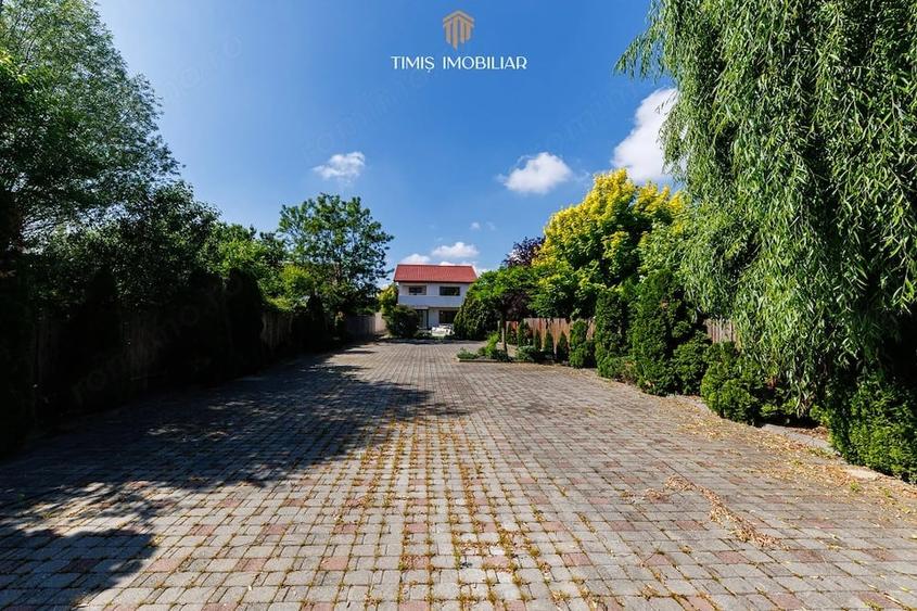 Casă cu Teren 756 Mp în Central