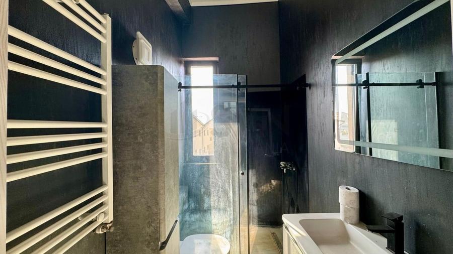 Casă individuală cu 4 camere cu Piscina în Tunari