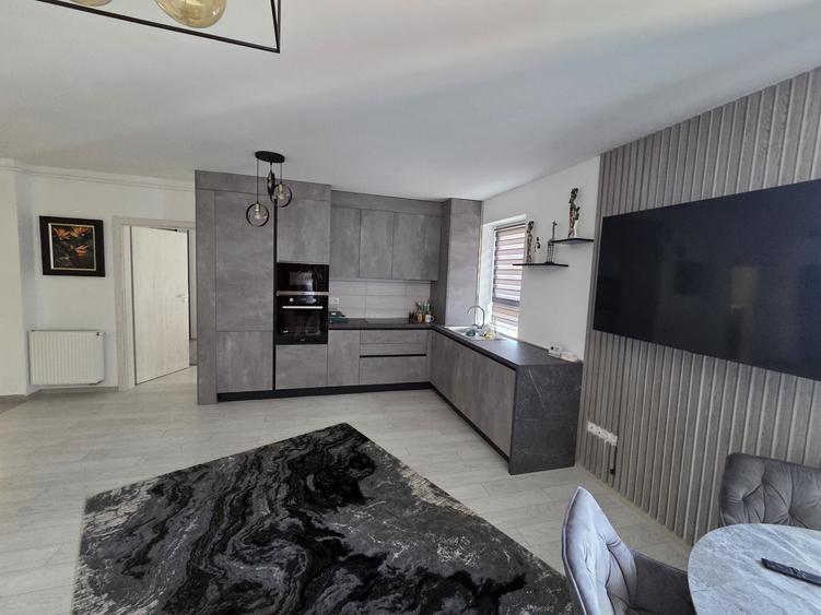 Apartament cu 2 camere decomandat în Exterior Vest