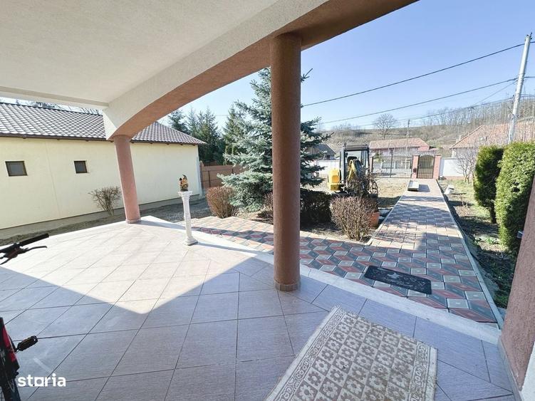 Casă cu 4 camere în Cucerdea