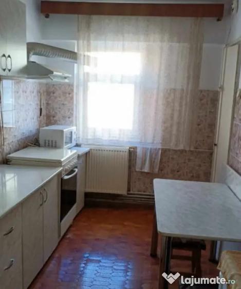 Apartament cu 3 camere decomandat în Ultracentral