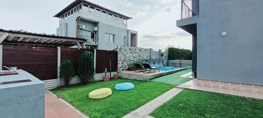 Casă individuală cu 5 camere cu Canalizare în Nord-Vest