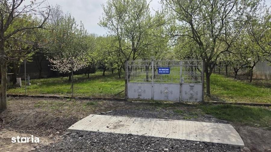 Teren de 1400 mp, în Bujac