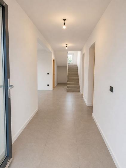 Casă individuală cu 5 camere cu Teren 600 Mp în Cetate
