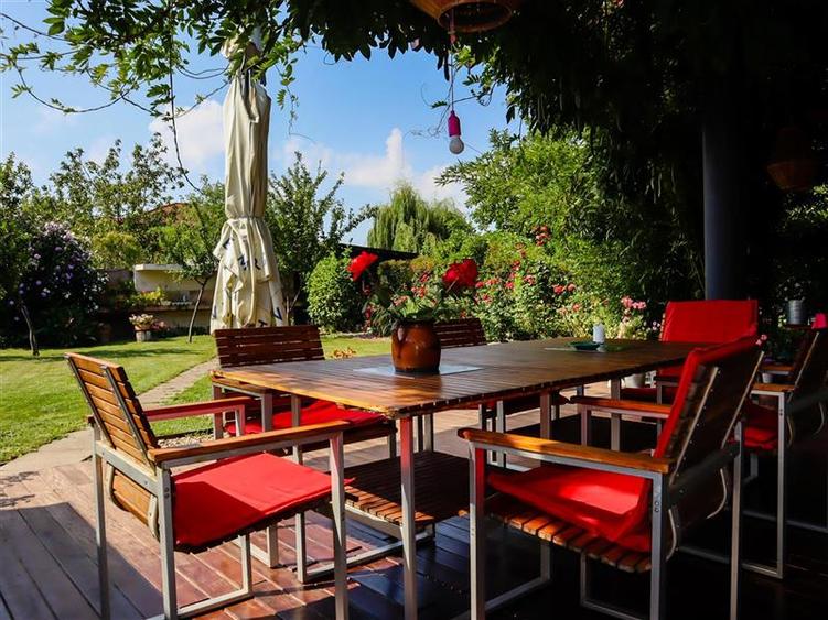 Casă individuală cu 5 camere cu Canalizare în Girocului