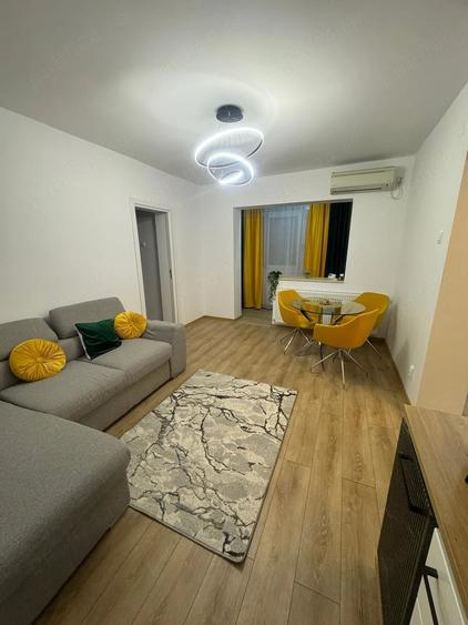 Apartament cu 3 camere decomandat în Ultracentral