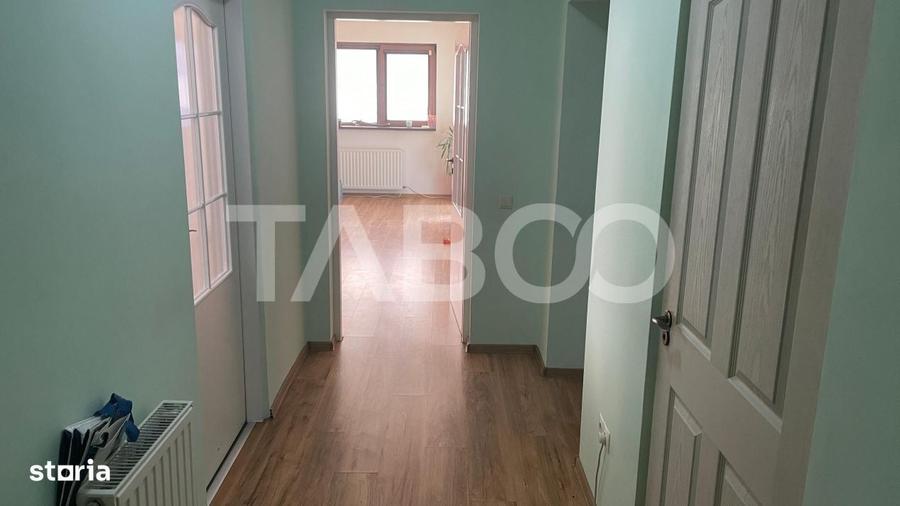Apartament cu 3 camere decomandat, mobilat în Central