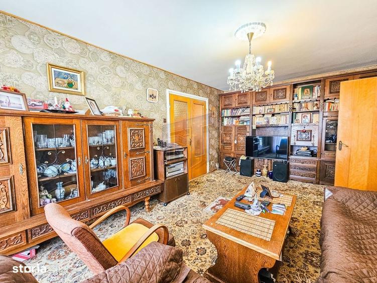 Apartament cu 4 camere în Vatra Luminoasă