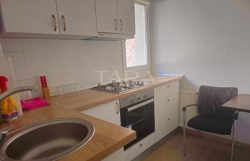 Casă individuală cu 2 camere cu Canalizare în Ultracentral