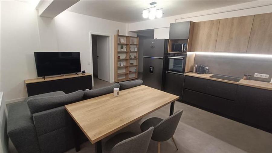 Apartament cu 3 camere circular, mobilat în Florești