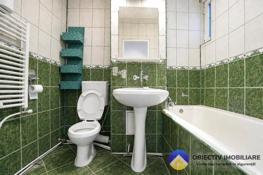 Apartament cu 4 camere semidecomandat în Mărăței