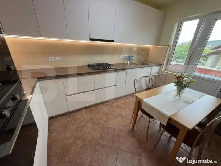 Casă cu 6 camere cu Teren 1800 Mp în Mintia