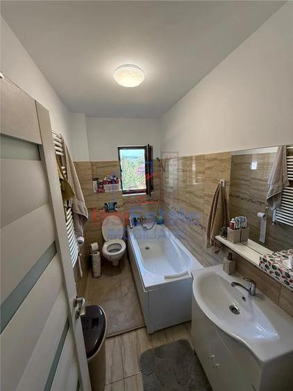 Apartament cu 2 camere decomandat în Filiași
