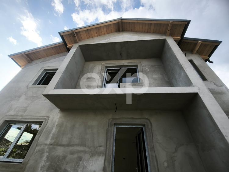 Casă individuală cu 4 camere cu Canalizare în Trivale Platou
