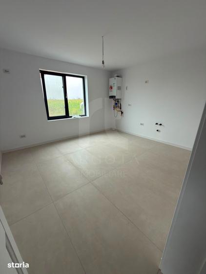 Casă cu 5 camere cu Teren 400 Mp în Vadu Pașii
