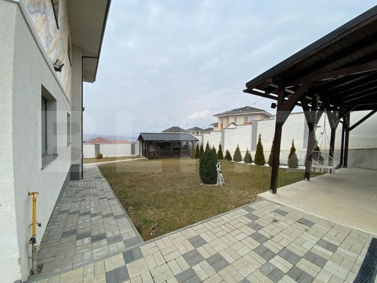 Casă individuală cu 5 camere cu Canalizare în Dezmir