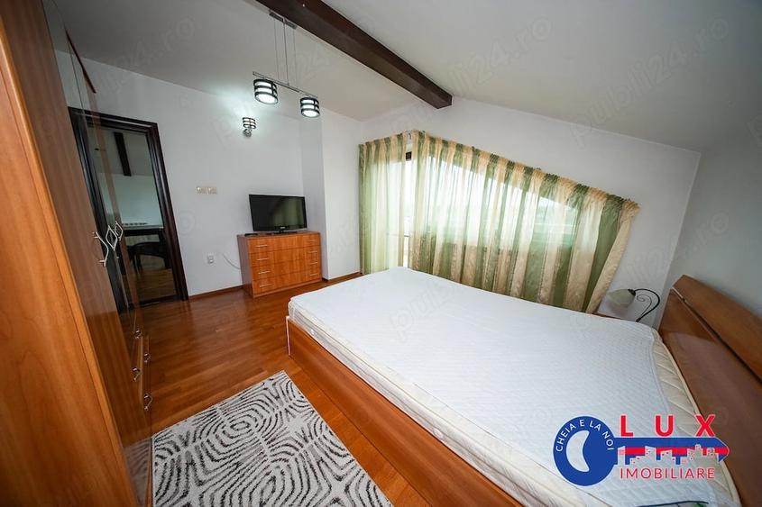Apartament cu 3 camere decomandat în Neptun