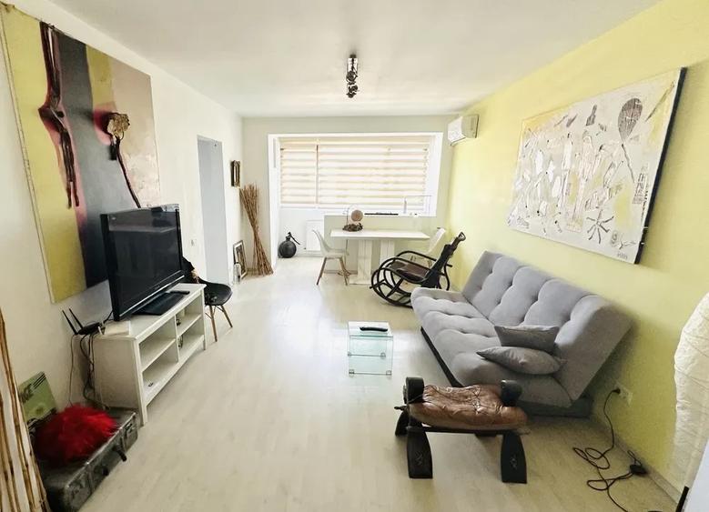 Apartament cu 3 camere decomandat, mobilat în Drumul Taberei
