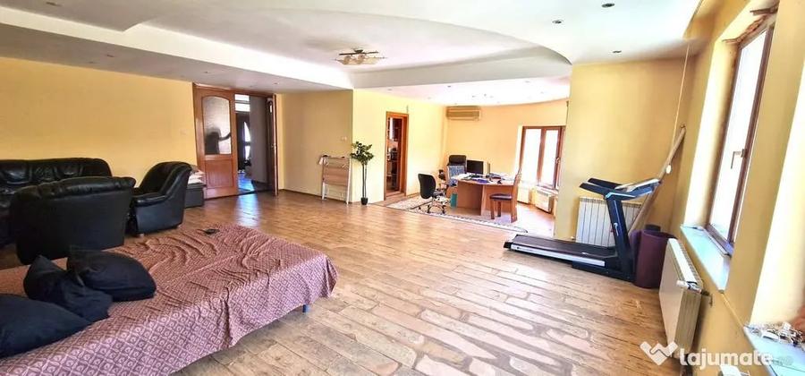 Casă cu 5 camere cu Teren 405 Mp în Coiciu
