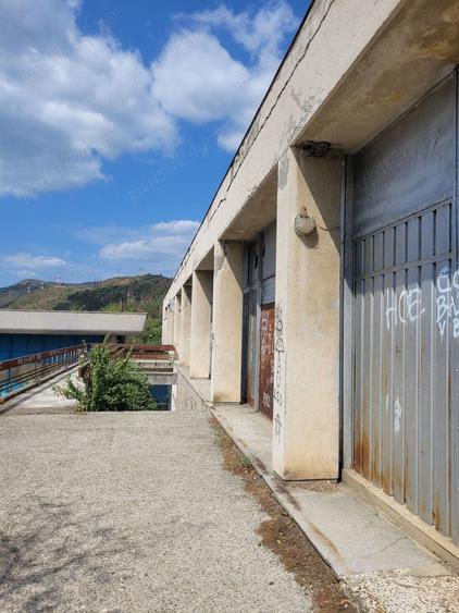 Spațiu comercial, de 250 mp, în Gura Văii