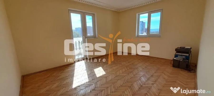 Casă cu 14 camere cu Teren 4000 Mp în Central