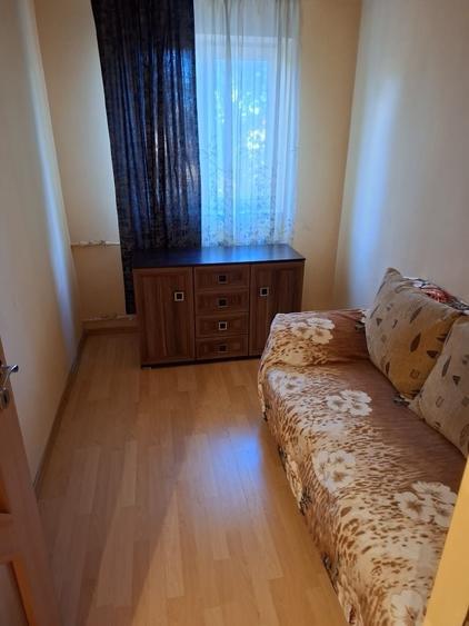 Apartament cu 3 camere semidecomandat în Crâng