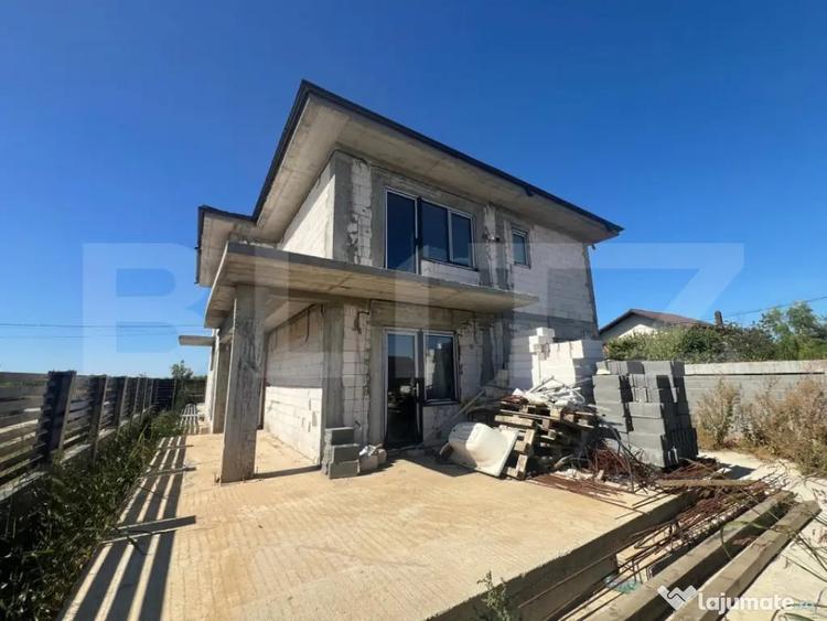Casă cu 5 camere cu Teren 450 Mp în Central