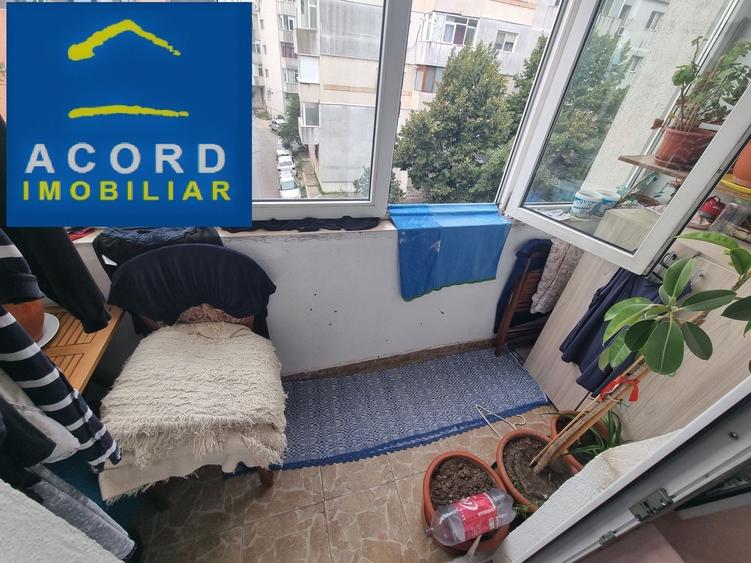 Apartament cu 4 camere decomandat, mobilat în Dacia