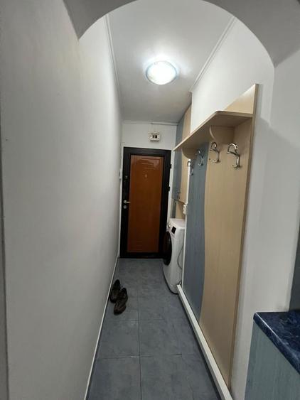 Garsonieră decomandată în Micro 19