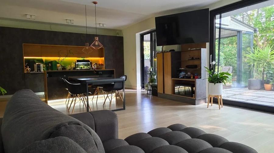 Casă cu 5 camere cu Teren 300 Mp în Viile Noi