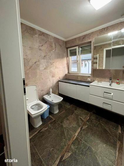 Casă cu 4 camere cu Teren 150 Mp în Central