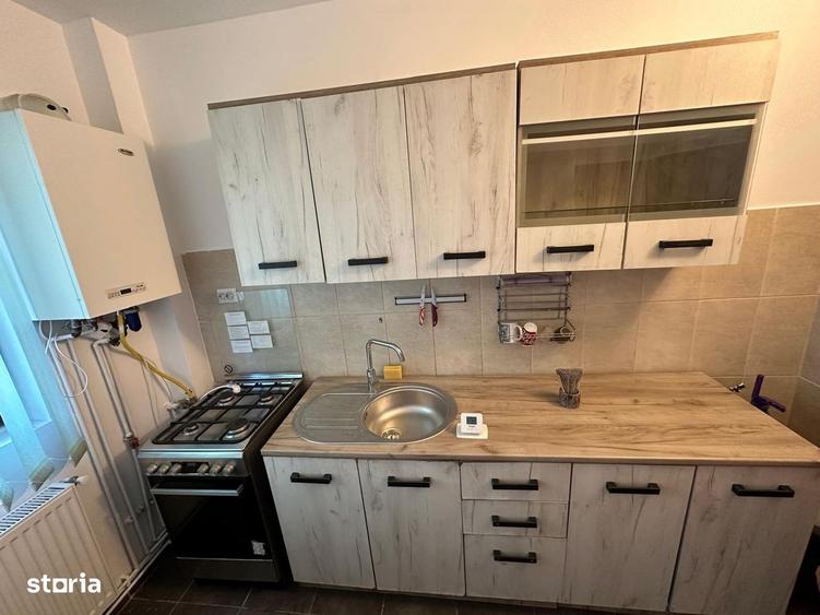 Apartament cu 3 camere decomandat în Albești
