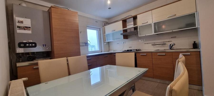 Apartament cu 4 camere decomandat, mobilat în Timpuri Noi