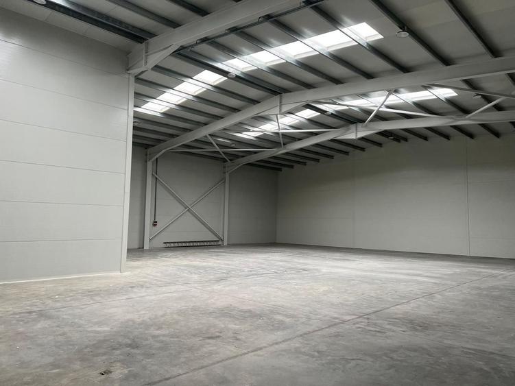 Spațiu industrial, de 595 mp, în Rudeni