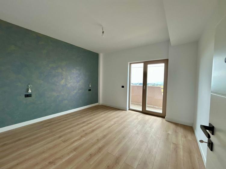 Casă individuală cu 4 camere cu Teren 172 Mp în Central