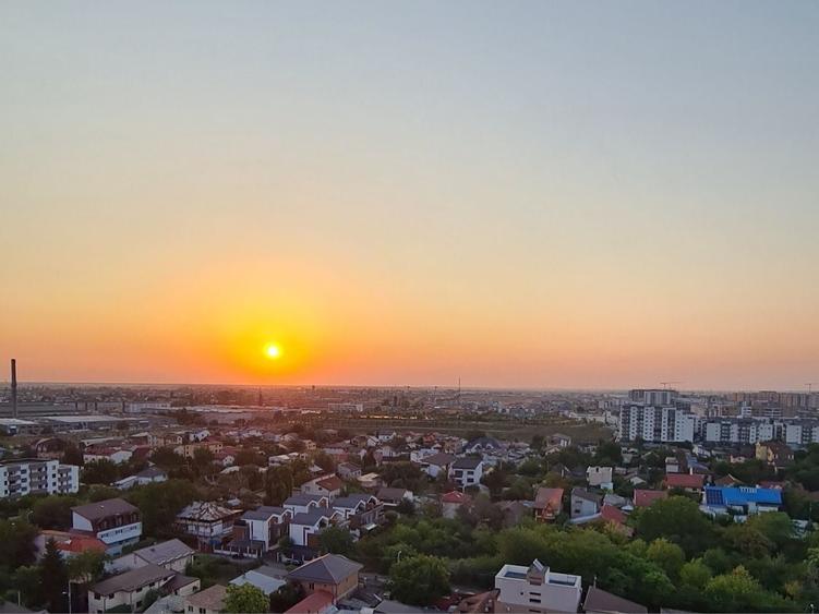 Apartament cu 3 camere decomandat în Titan