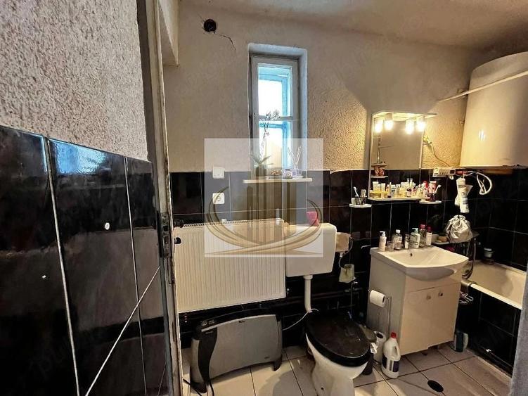 Casă individuală cu 4 camere cu Canalizare în Sânandrei