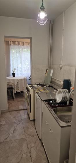 Se inchiriaza in Bariera Bucuresti o garsoniera la etajul 1 ,pret 1100 ron - 4