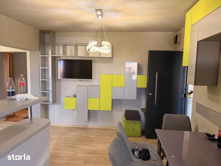 Apartament cu 3 camere în Tineretului