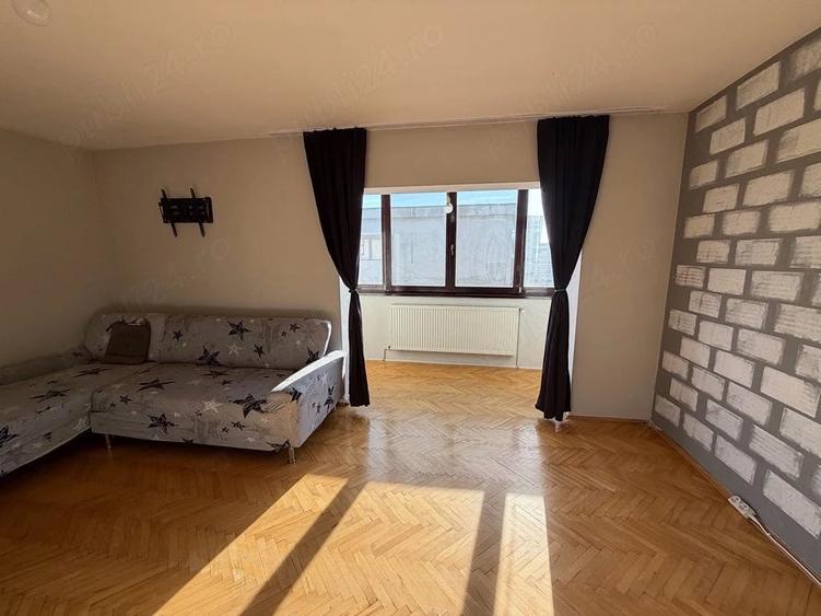 Apartament cu 3 camere decomandat în Mehala