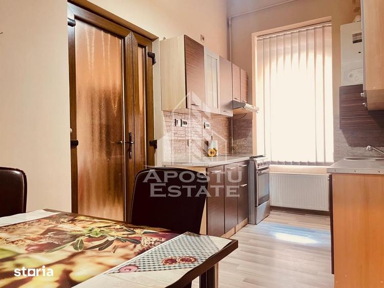 Apartament cu 3 camere decomandat, mobilat în Ultracentral