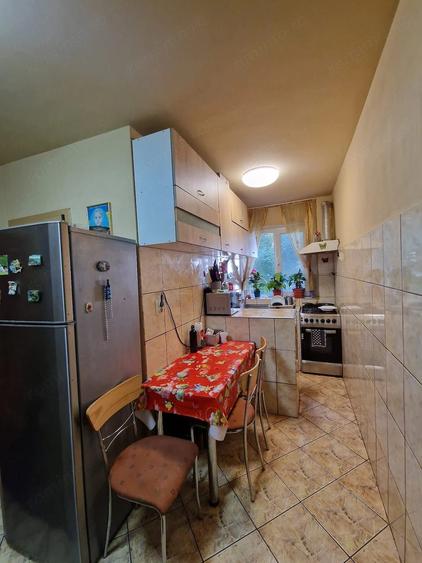 Apartament 3 camere, etaj intermediar, zona ?agului Dambovi?a - 1